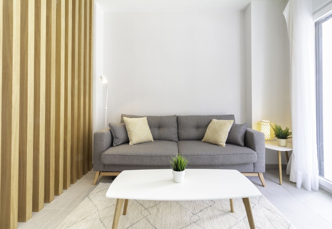 Estudio en Málaga - WintowinRentals - Estudio Héroes de Sostoa 156