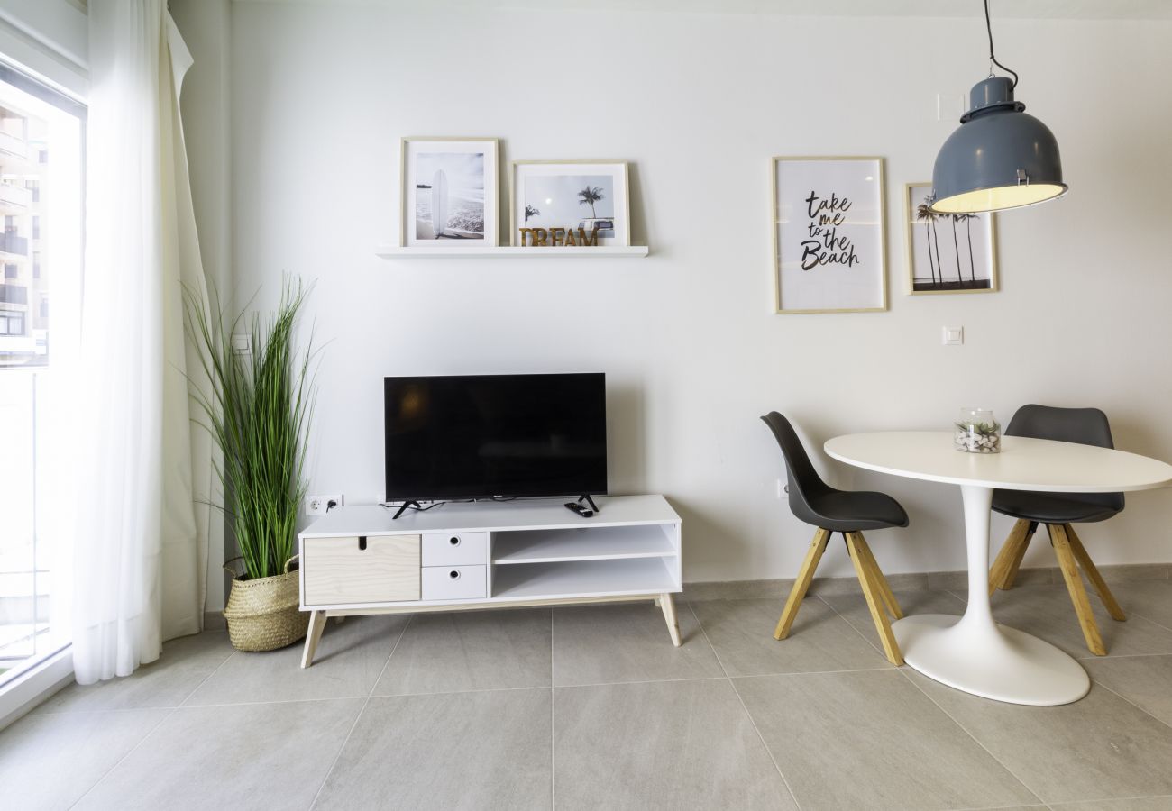 Estudio en Málaga - WintowinRentals - Estudio Héroes de Sostoa 156