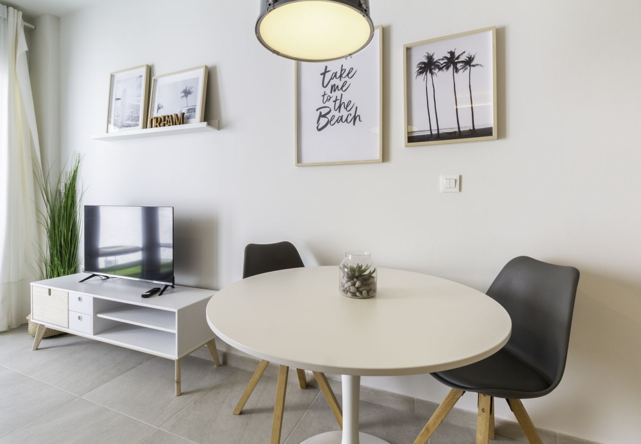 Estudio en Málaga - WintowinRentals - Estudio Héroes de Sostoa 156