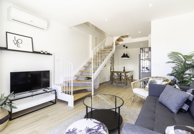 Apartamento en Málaga - WintoWinRentals - Super vistas con Terraza junto a la playa.