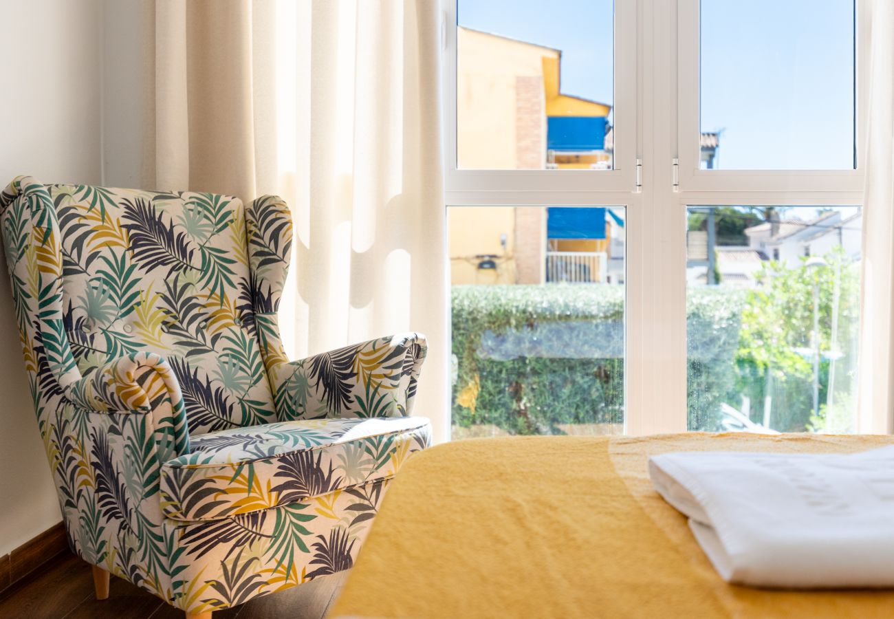 Apartamento en La Cala del Moral - WintoWinRentals - Chalet en primera línea de playa.