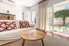 Apartamento en La Cala del Moral - WintoWinRentals - Chalet en primera línea de playa.