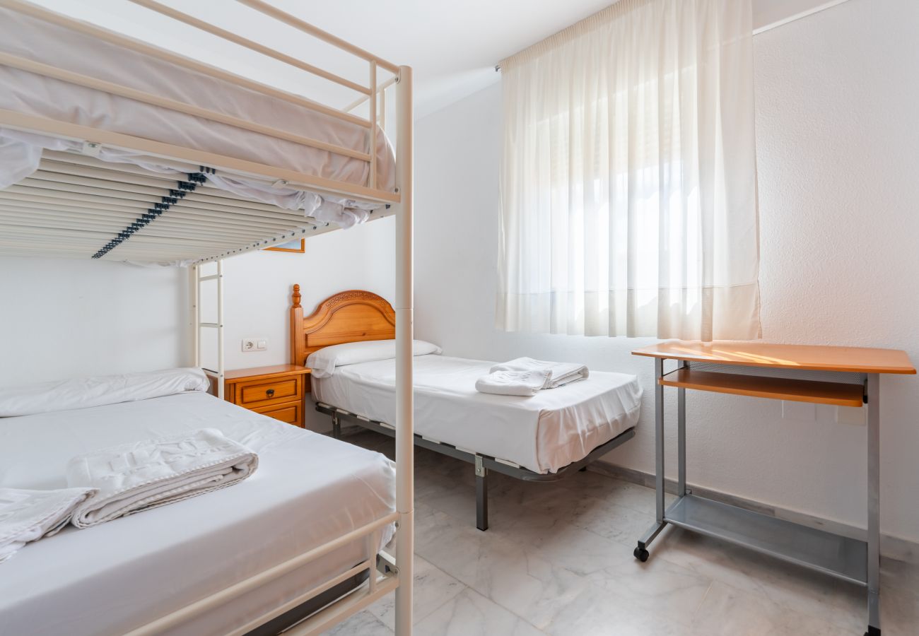 Apartamento en La Cala del Moral - WintowinRentals Ubicación perfecta, Parking Gratis, Piscina, Cala del Moral