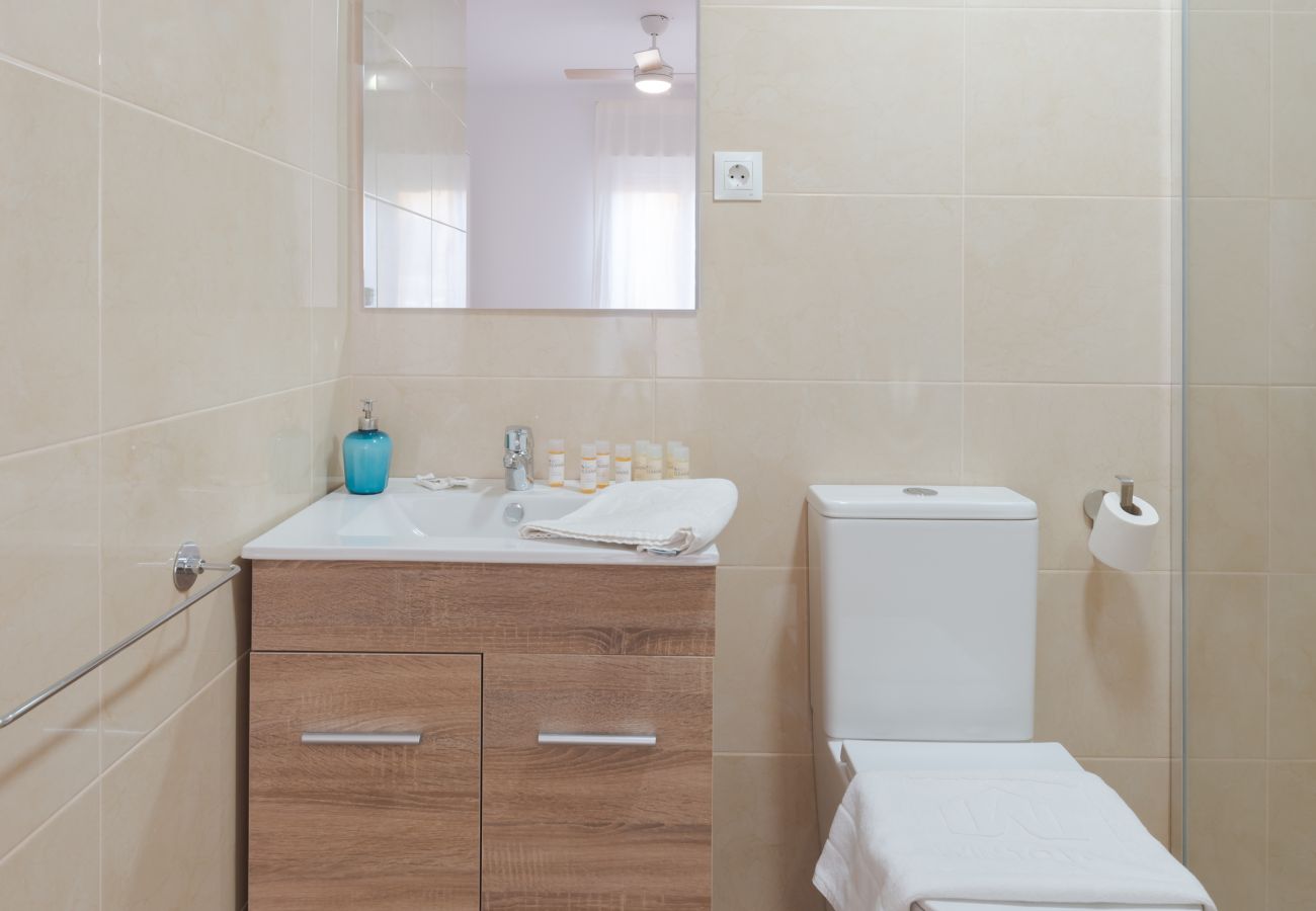 Apartamento en Rincón de la Victoria - Wintowinrentals Frontline beach apartment in Rincón de la Victoria