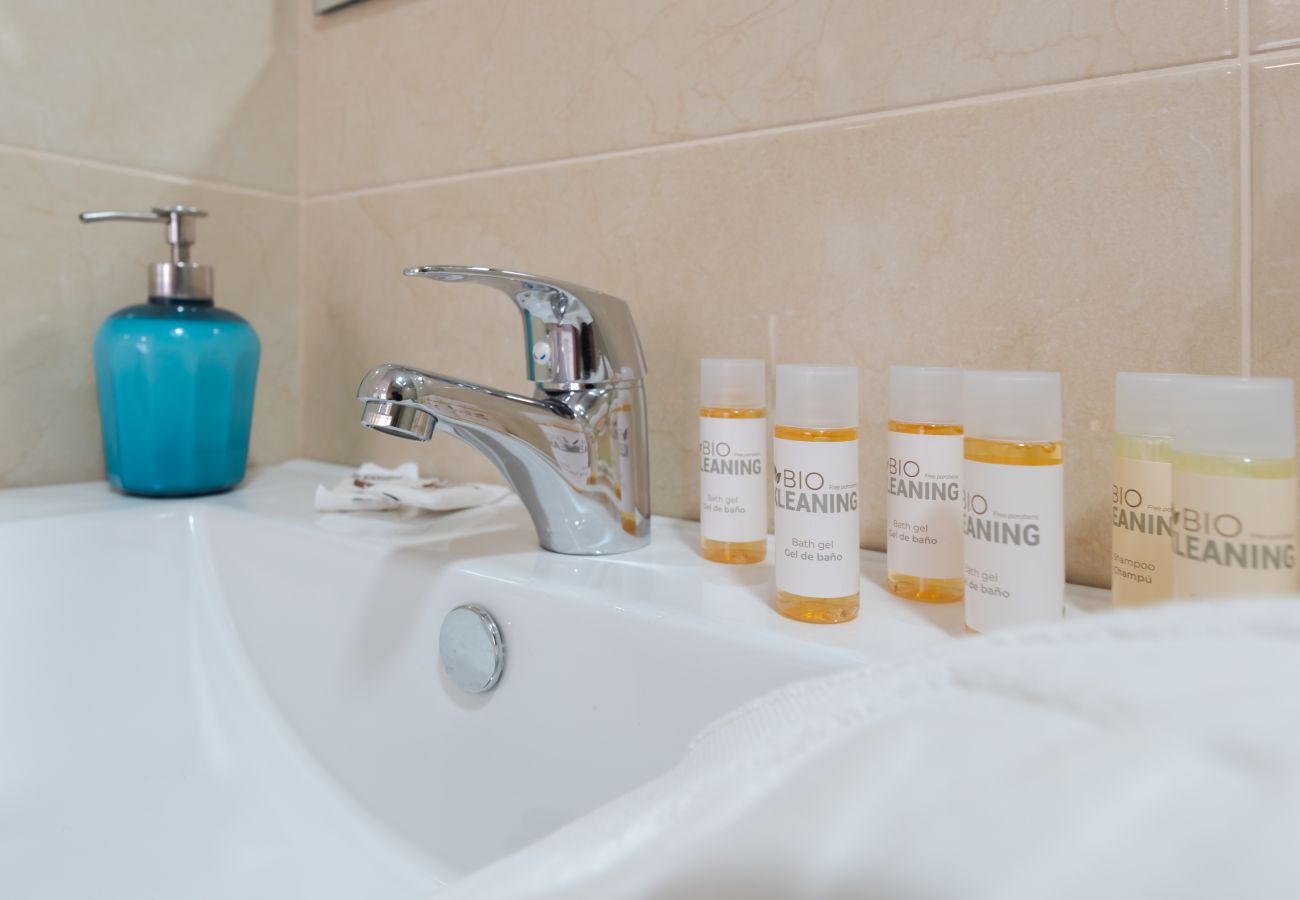 Apartamento en Rincón de la Victoria - Wintowinrentals Frontline beach apartment in Rincón de la Victoria