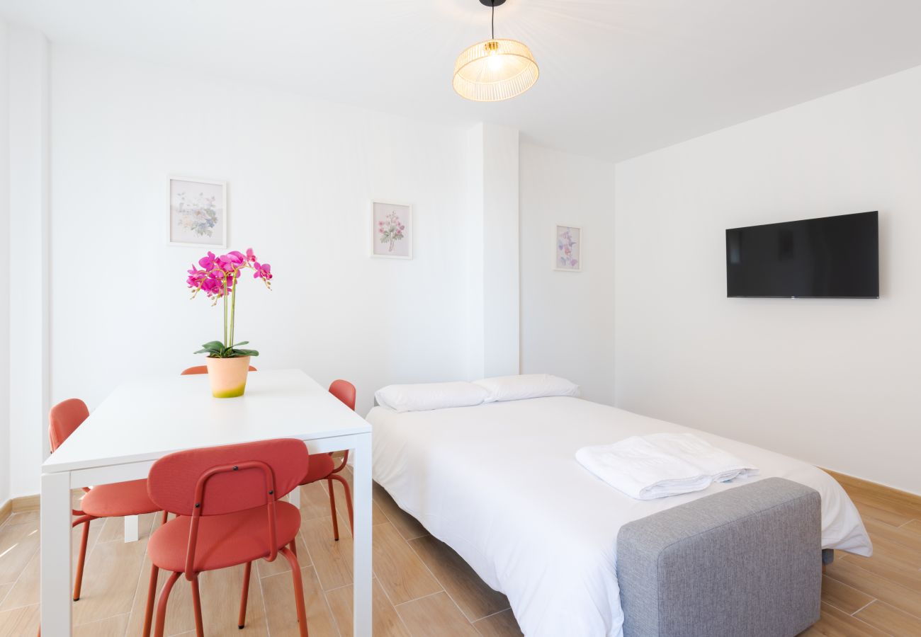 Apartamento en Rincón de la Victoria - Wintowinrentals Frontline beach apartment in Rincón de la Victoria