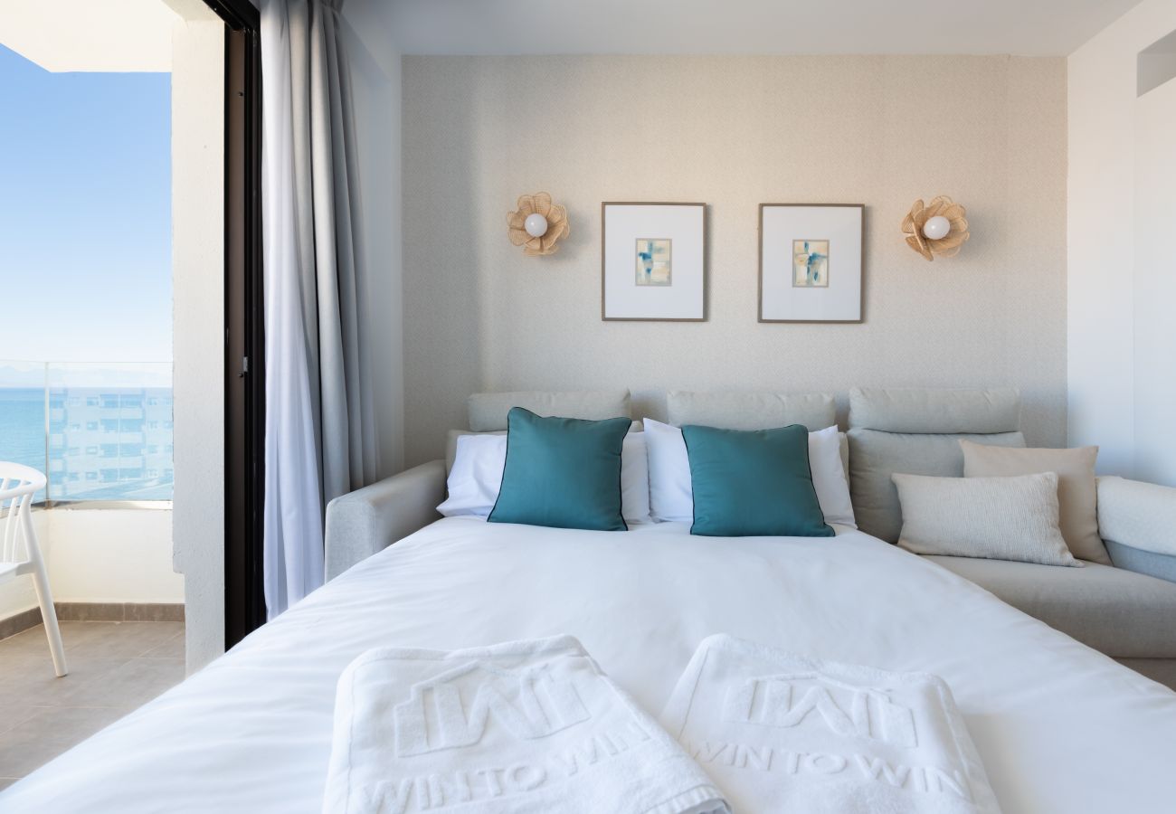 Apartamento en Torremolinos - WintowinRentals Private Apartment in Ocean House with Sea Views