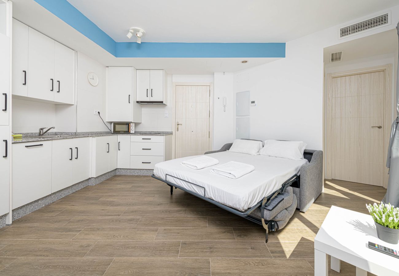 Apartamento en Rincón de la Victoria - WintowinRentals Ático con Terraza Privada en el Centro de Rincón de la Victoria