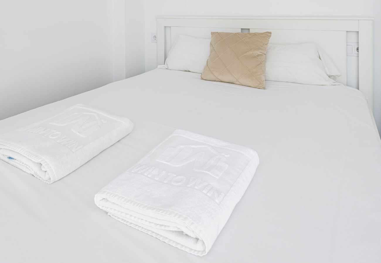 Apartamento en Rincón de la Victoria - WintowinRentals Ático con Terraza Privada en el Centro de Rincón de la Victoria