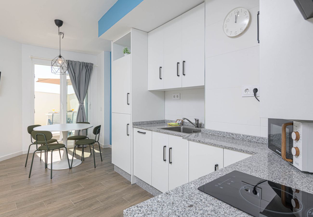 Apartamento en Rincón de la Victoria - WintowinRentals Ático con Terraza Privada en el Centro de Rincón de la Victoria