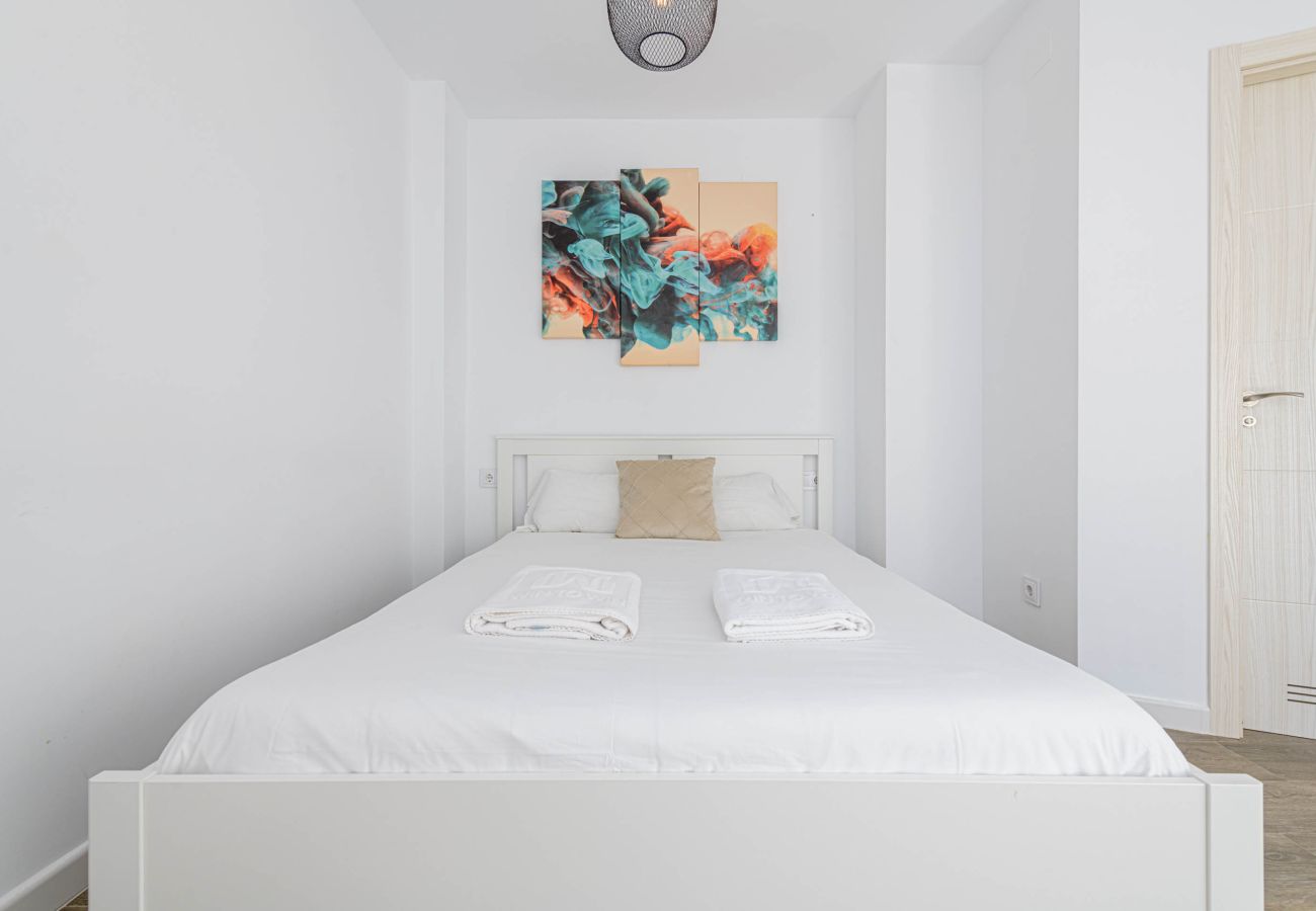 Apartamento en Rincón de la Victoria - WintowinRentals Ático con Terraza Privada en el Centro de Rincón de la Victoria