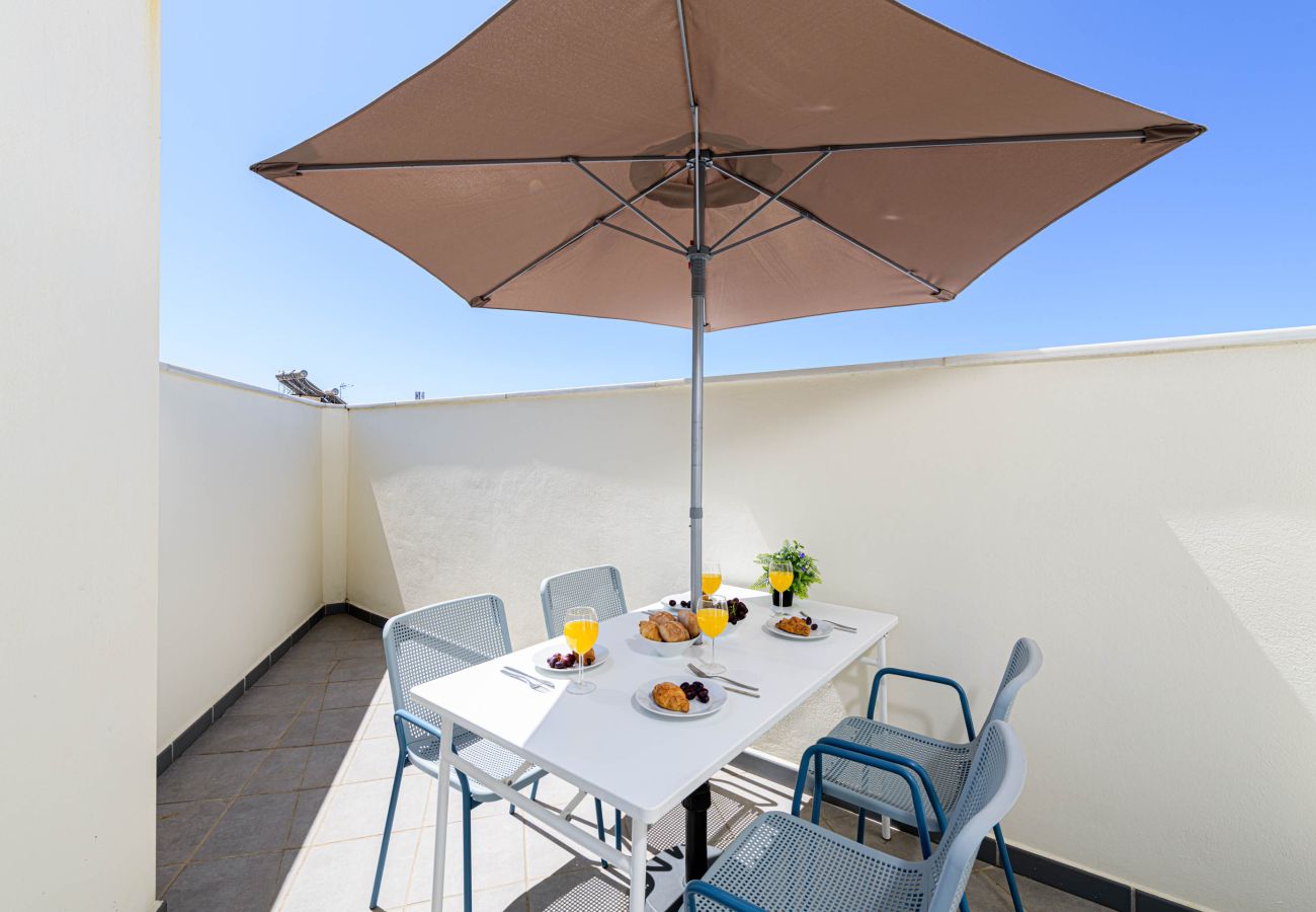 Apartamento en Rincón de la Victoria - WintowinRentals Ático con Terraza Privada en el Centro de Rincón de la Victoria