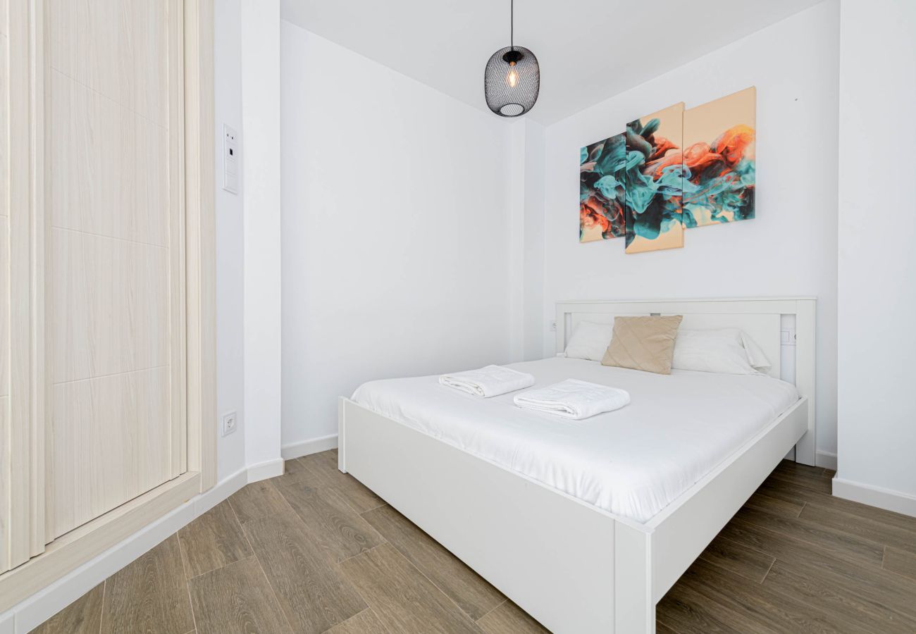 Apartamento en Rincón de la Victoria - WintowinRentals Ático con Terraza Privada en el Centro de Rincón de la Victoria