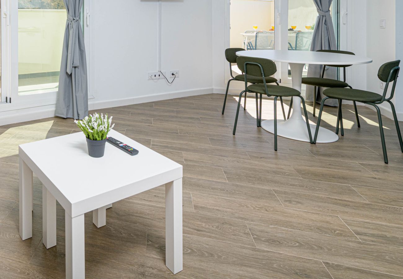 Apartamento en Rincón de la Victoria - WintowinRentals Ático con Terraza Privada en el Centro de Rincón de la Victoria