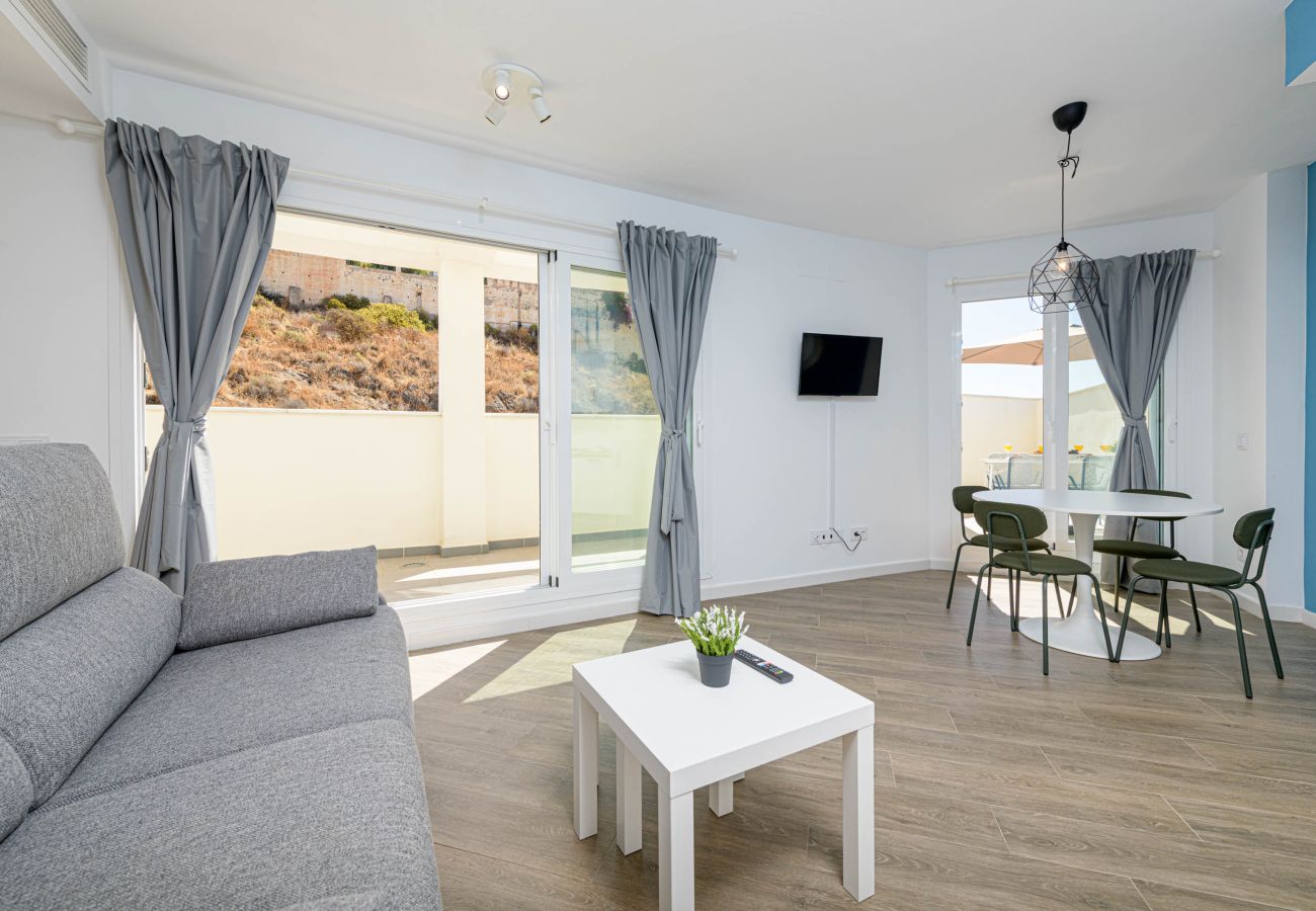 Apartamento en Rincón de la Victoria - WintowinRentals Ático con Terraza Privada en el Centro de Rincón de la Victoria