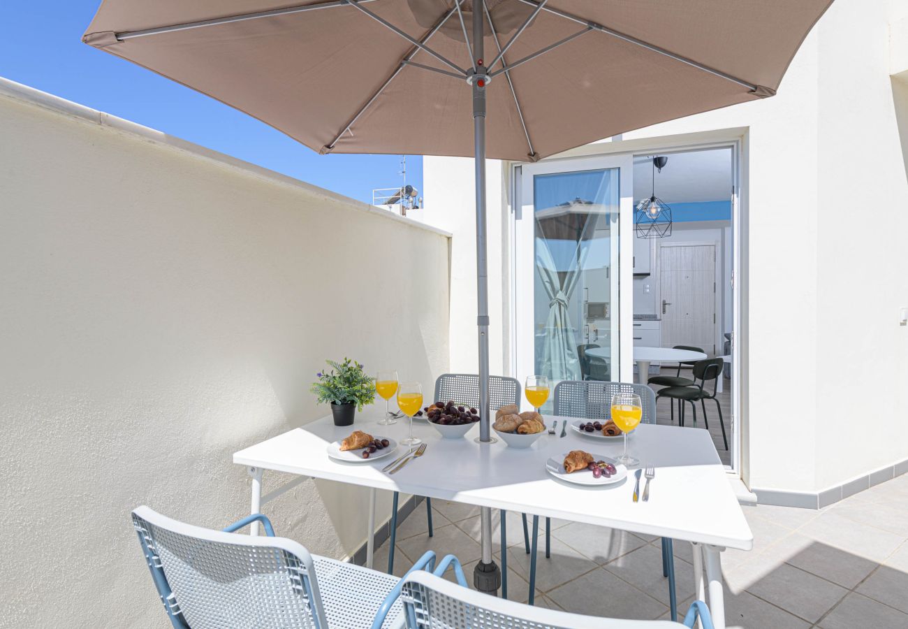 Apartamento en Rincón de la Victoria - WintowinRentals Ático con Terraza Privada en el Centro de Rincón de la Victoria