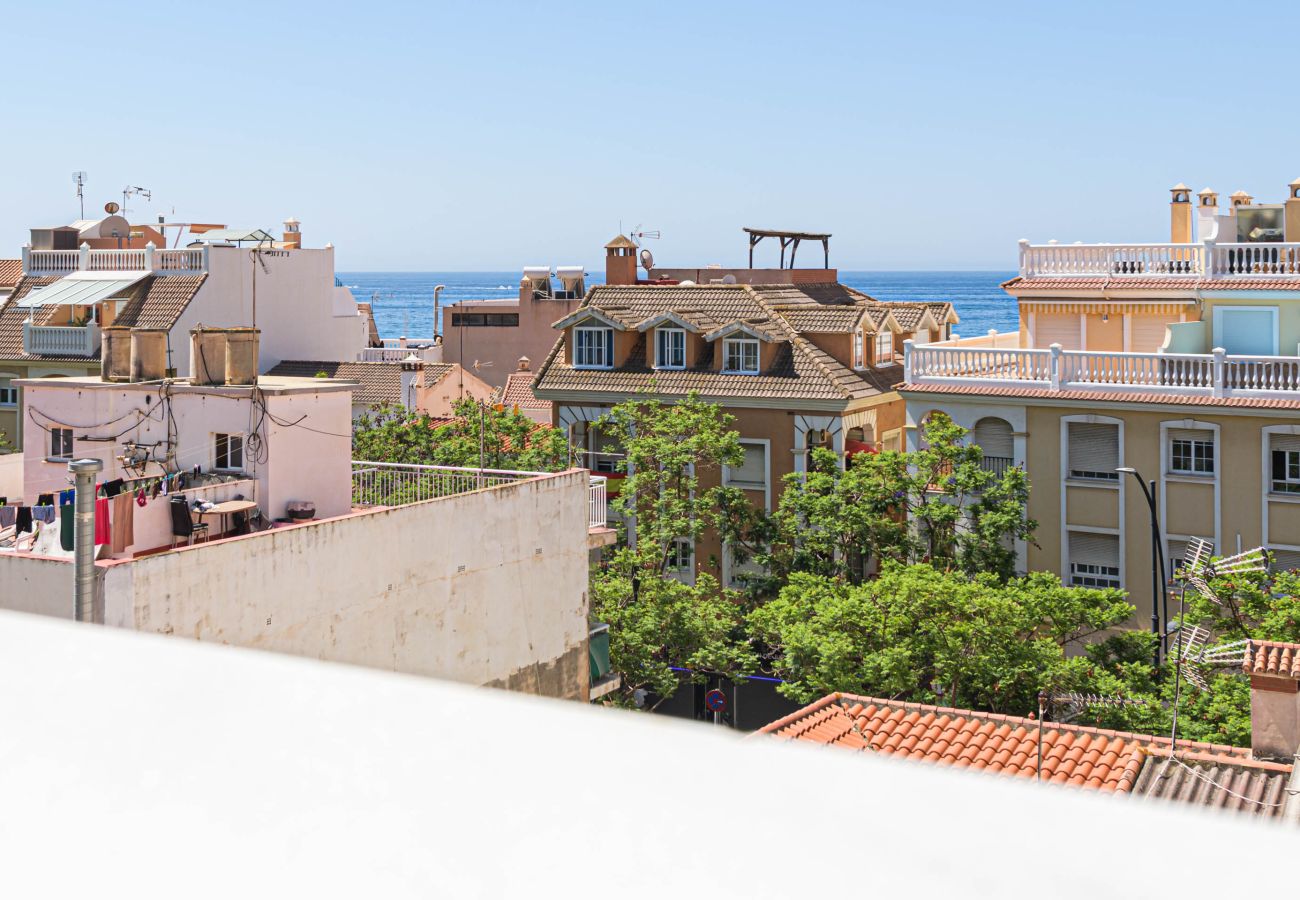 Apartamento en Rincón de la Victoria - WintowinRentals Ático con Terraza Privada en el Centro de Rincón de la Victoria