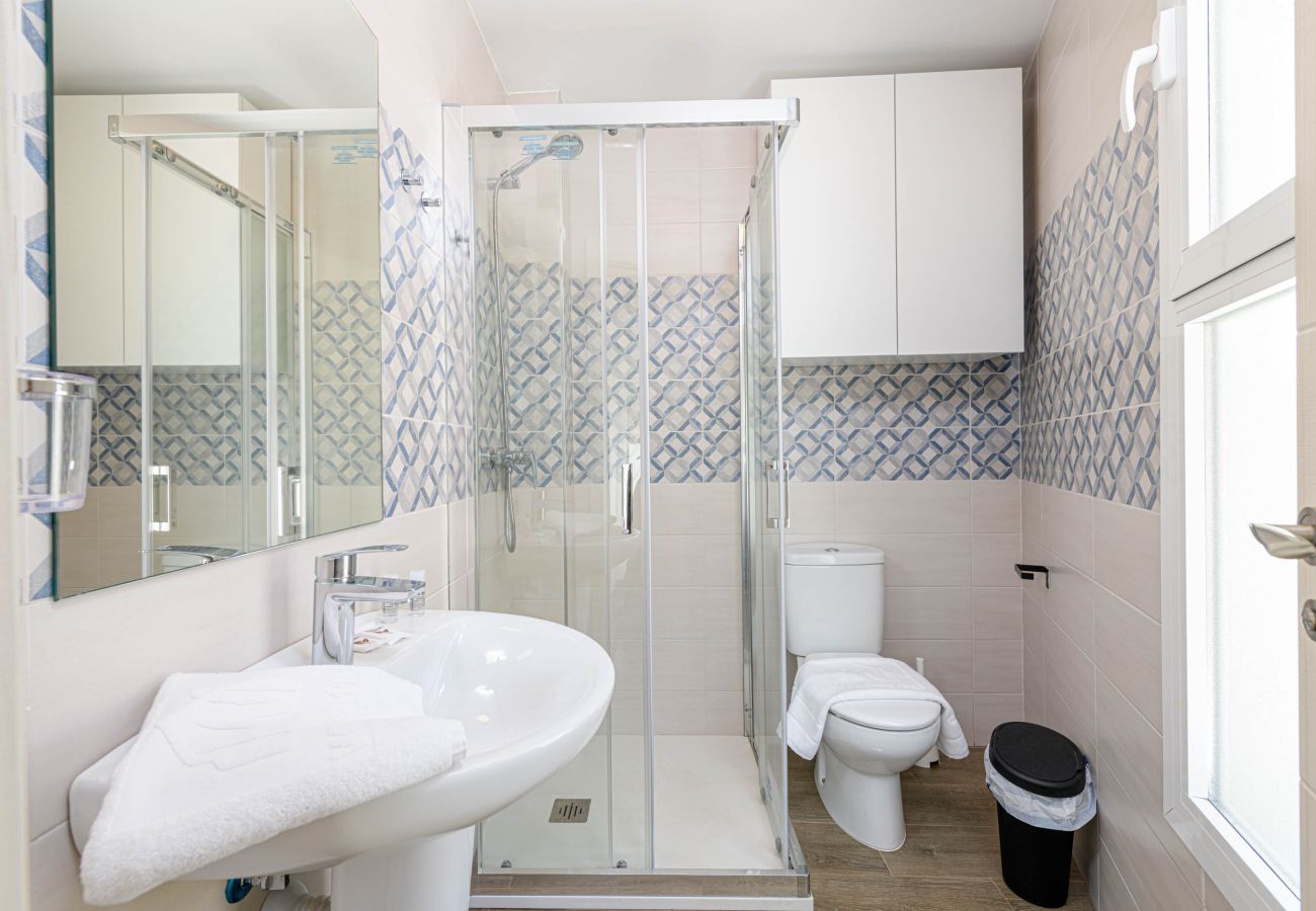 Apartamento en Rincón de la Victoria - WintowinRentals Ático con Terraza Privada en el Centro de Rincón de la Victoria