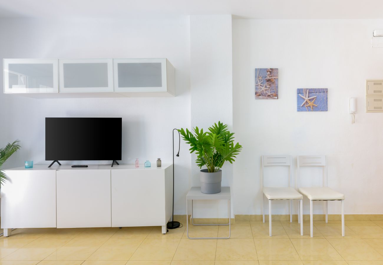 Apartamento en Benajarafe - WintowinRentals VistaMar Benajarafe – Playa y Piscina