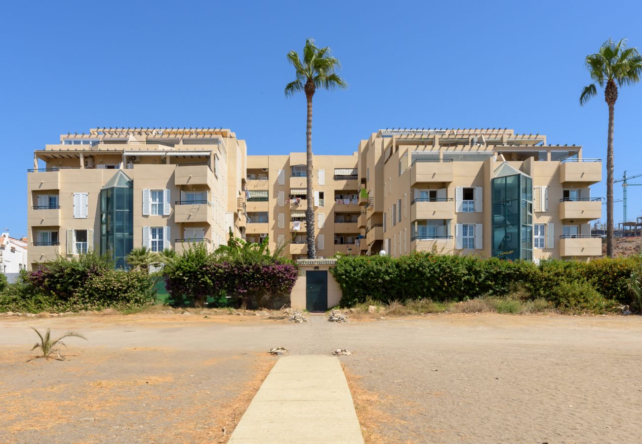 Apartamento en Benajarafe - WintowinRentals VistaMar Benajarafe – Playa y Piscina