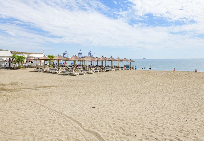 Apartamento en Málaga - WintowinRentals Loft reformado con garaje junto a la playa de Huelin Apartamento en Málaga - WintowinRentals Loft reformado con garaje junto a la playa de Huelin
