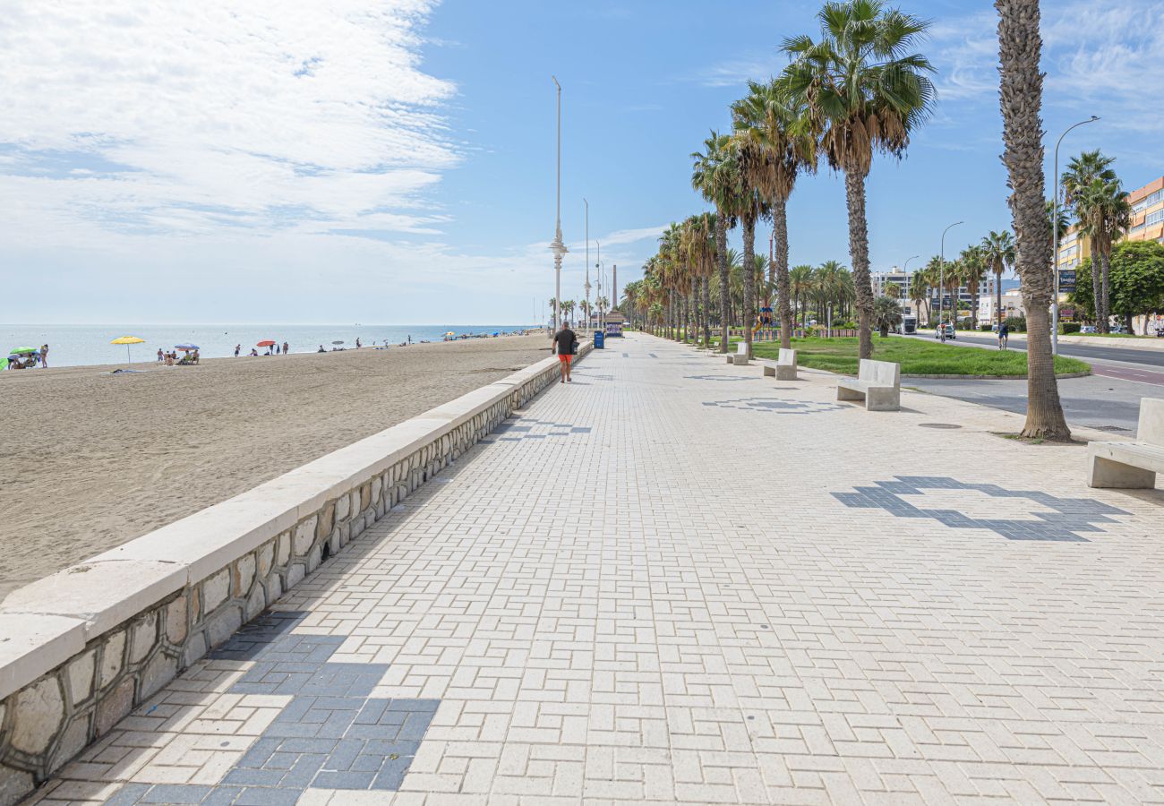 Apartamento en Málaga - WintowinRentals Loft reformado con garaje junto a la playa de Huelin Apartamento en Málaga - WintowinRentals Loft reformado con garaje junto a la playa de Huelin