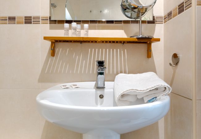 Apartamento en Málaga - WintowinRentals Apartamento moderno con patio interior privado en Málaga Apartamento en Málaga - WintowinRentals Apartamento moderno con patio interior privado en Málaga