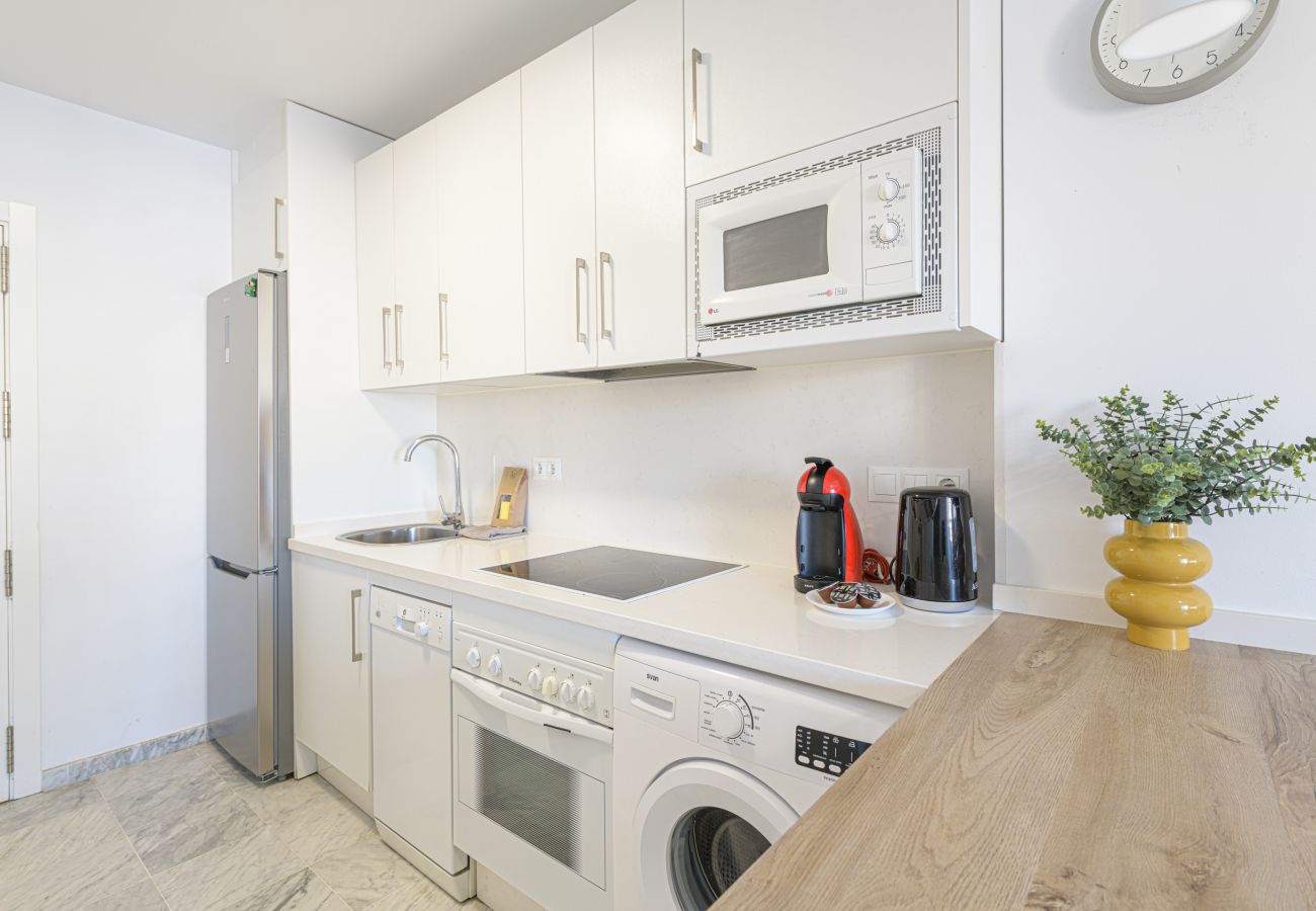 Apartamento en Fuengirola - WintowinRentals Apartamento con increíbles vistas al mar y montaña con piscina en Fuengirola