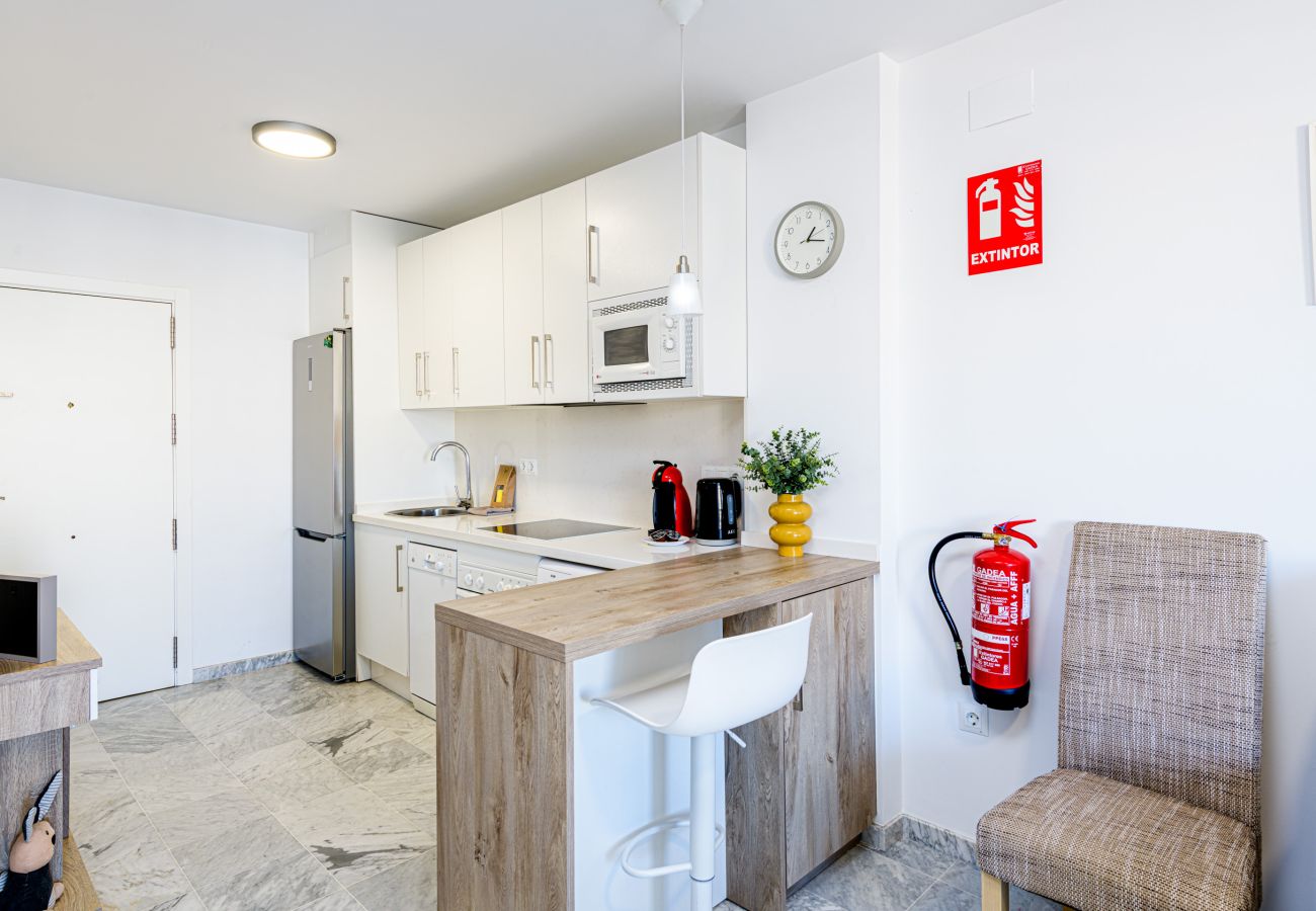 Apartamento en Fuengirola - WintowinRentals Apartamento con increíbles vistas al mar y montaña con piscina en Fuengirola