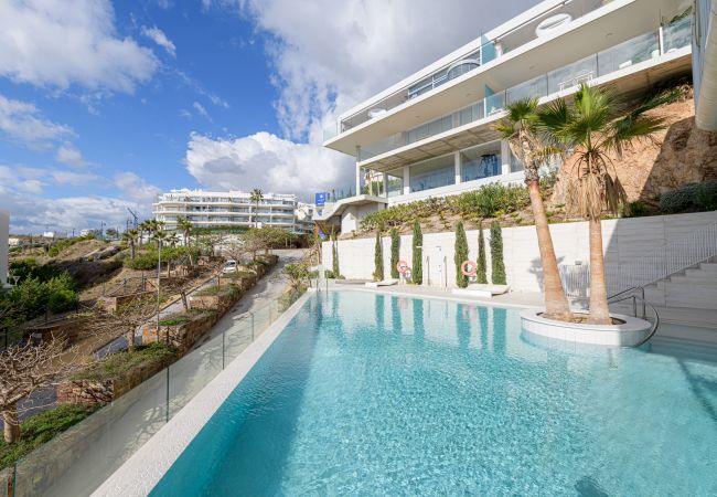 Apartamento en Fuengirola - WintowinRentals Fuengirola – Apartamento Exclusivo con Vistas al Mar, Terraza, Piscina y Parking