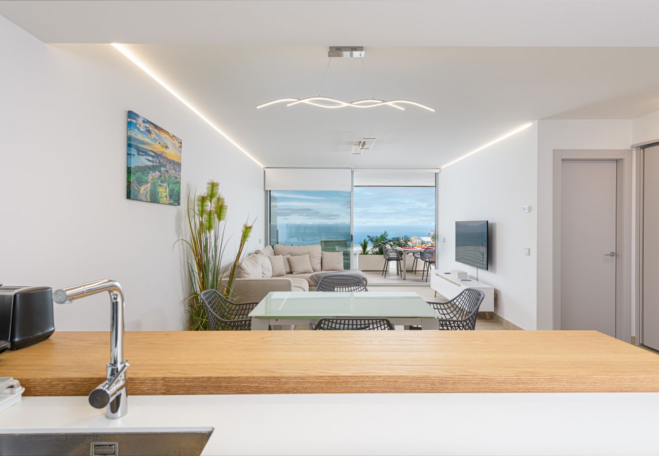 Apartamento en Fuengirola - WintowinRentals Fuengirola – Apartamento Exclusivo con Vistas al Mar, Terraza, Piscina y Parking