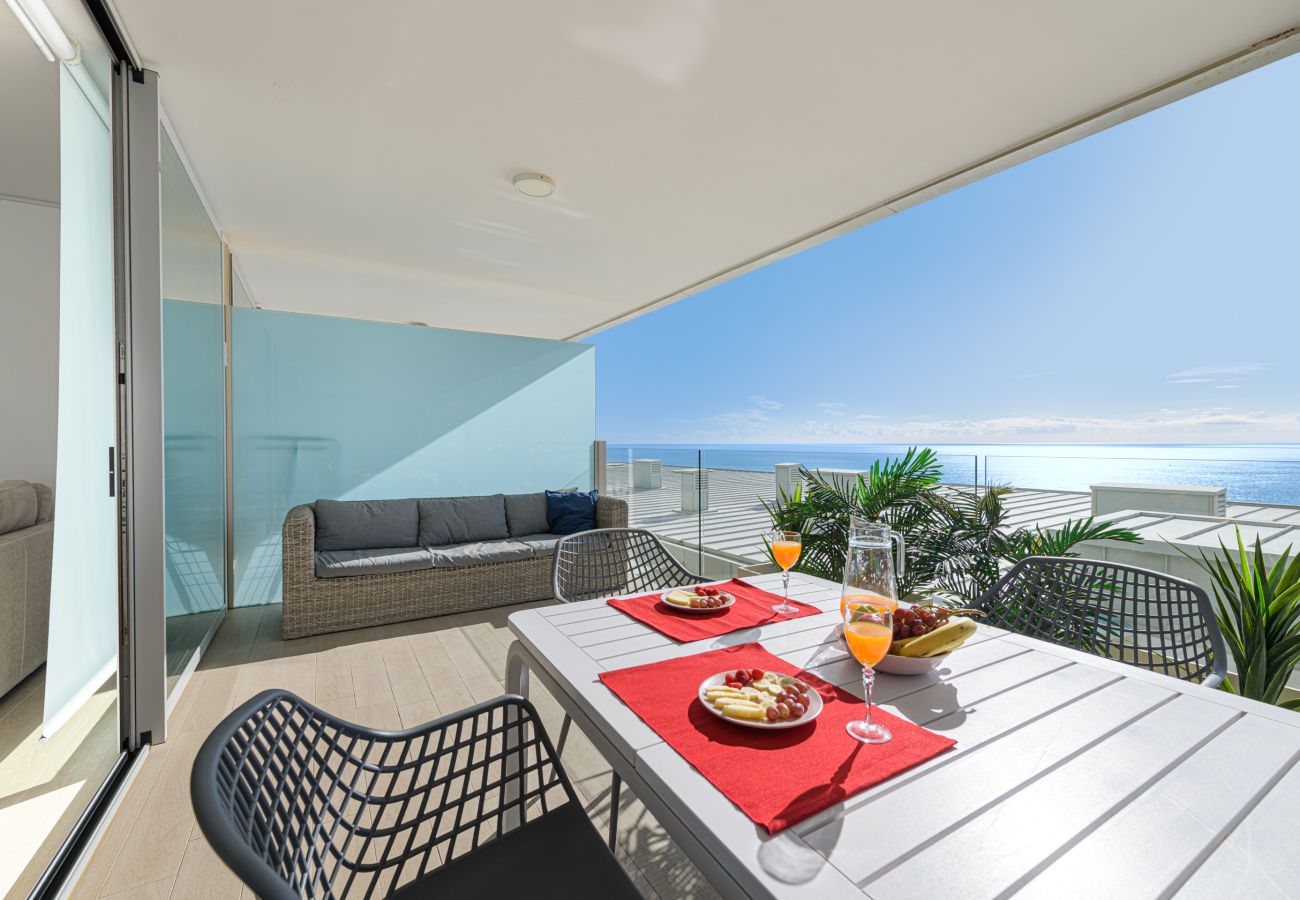 Apartamento en Fuengirola - WintowinRentals Fuengirola – Apartamento Exclusivo con Vistas al Mar, Terraza, Piscina y Parking