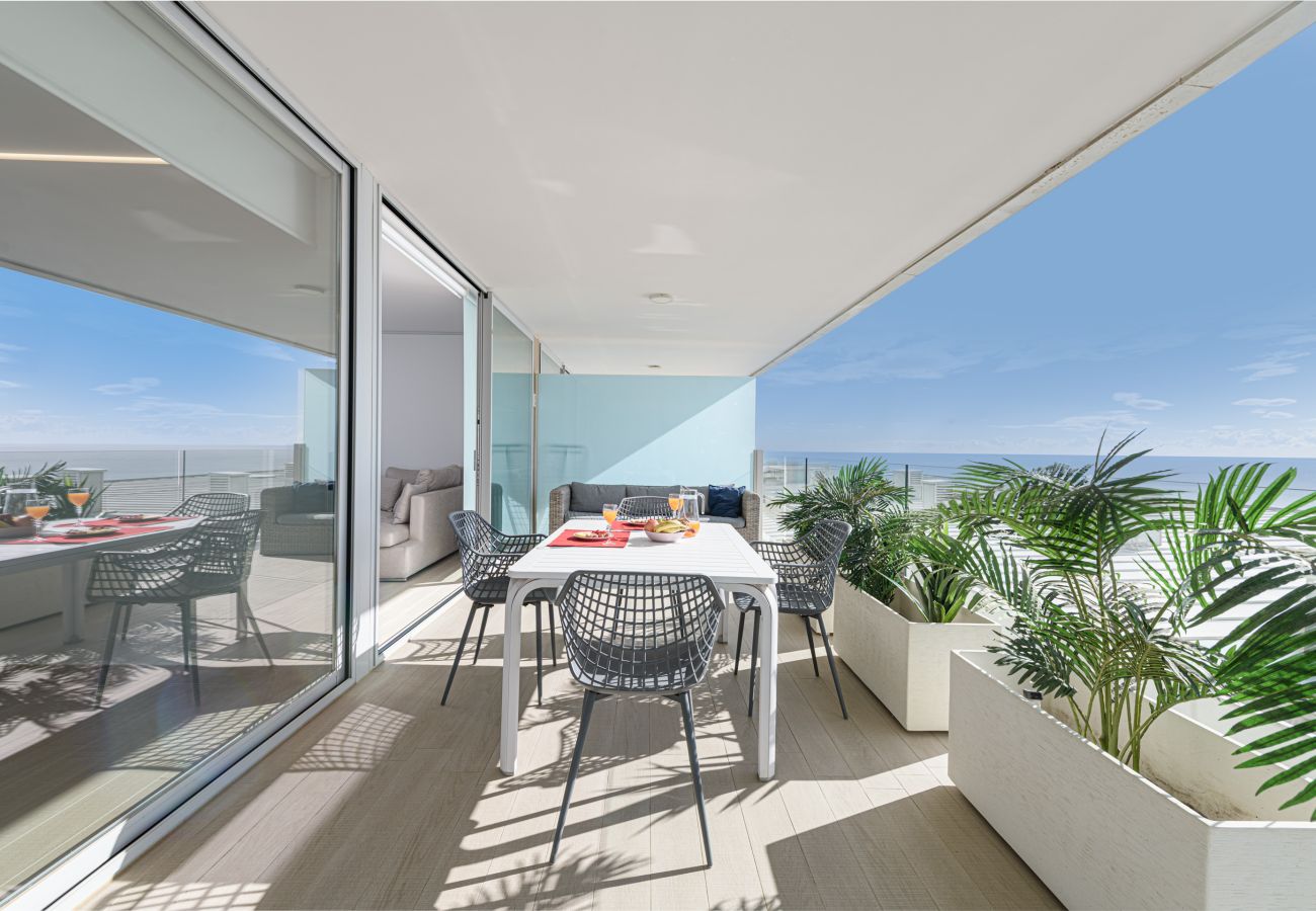 Apartamento en Fuengirola - WintowinRentals Fuengirola – Apartamento Exclusivo con Vistas al Mar, Terraza, Piscina y Parking