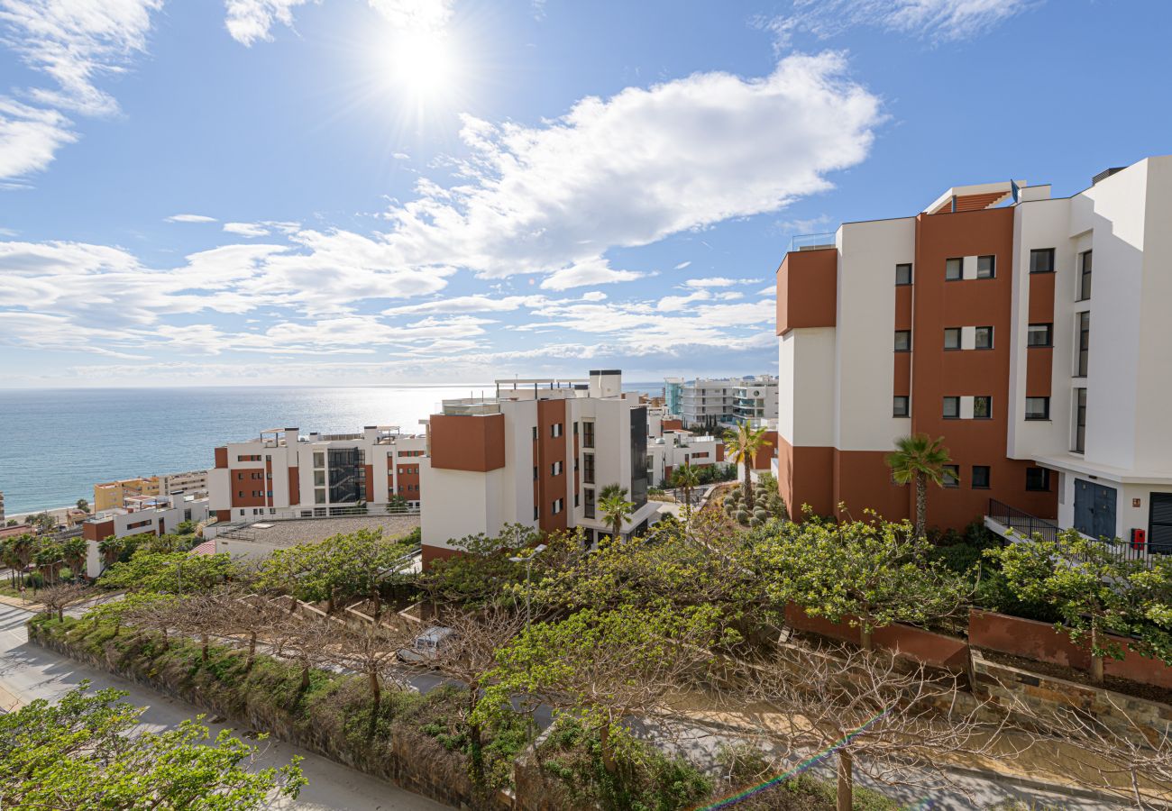 Apartamento en Fuengirola - WintowinRentals Fuengirola – Apartamento Exclusivo con Vistas al Mar, Terraza, Piscina y Parking