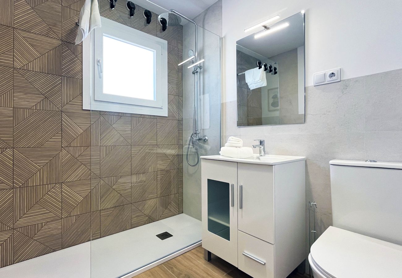 Casa adosada en Rincón de la Victoria - WintowinRentals Exclusivo chalet familiar con terrazas y playa cercana en Torre de Benagalbón