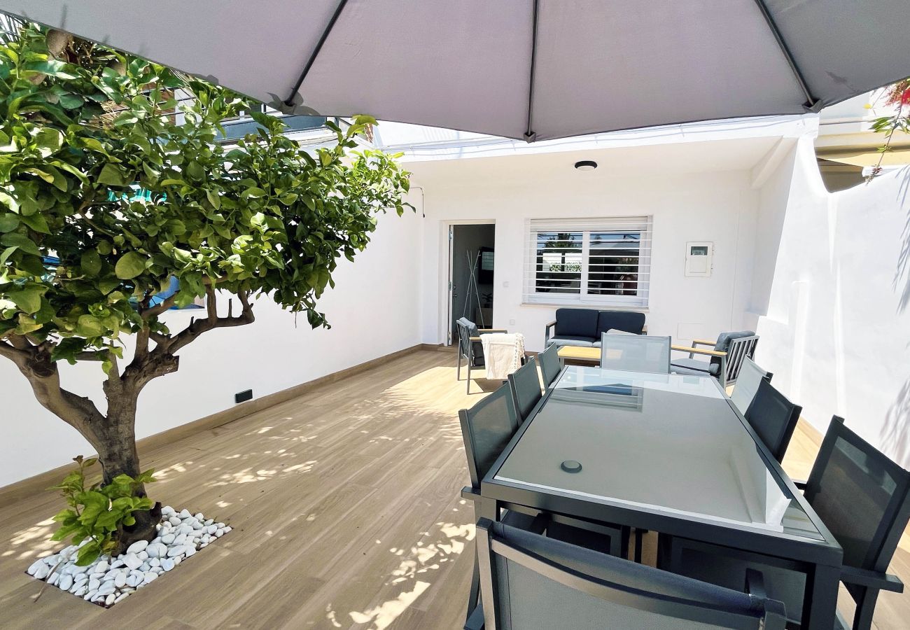 Casa adosada en Rincón de la Victoria - WintowinRentals Exclusivo chalet familiar con terrazas y playa cercana en Torre de Benagalbón