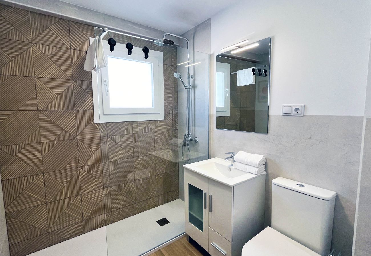 Casa adosada en Rincón de la Victoria - WintowinRentals Exclusivo chalet familiar con terrazas y playa cercana en Torre de Benagalbón