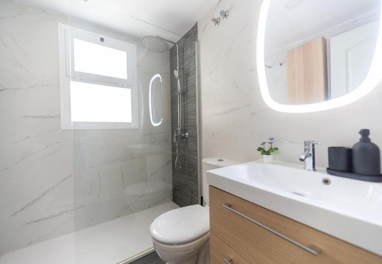 Apartamento en La Cala del Moral - WintowinRentals Terrace, Pool, Parking in Cala del Moral