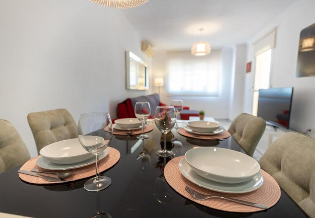 Apartamento en La Cala del Moral - WintowinRentals Terrace, Pool, Parking in Cala del Moral