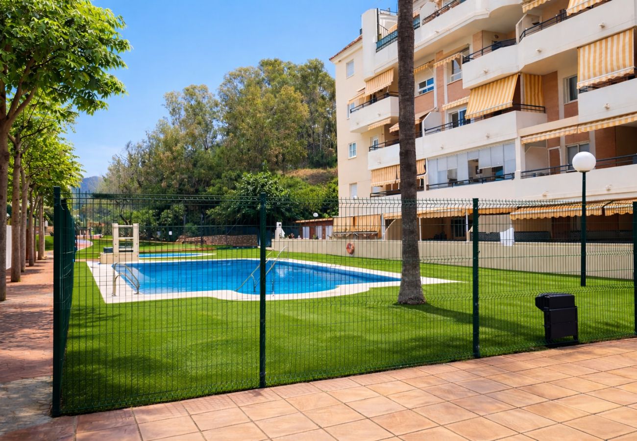 Apartamento en La Cala del Moral - WintowinRentals Terrace, Pool, Parking in Cala del Moral