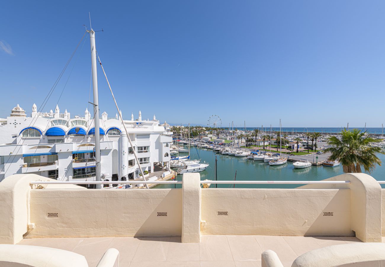 Apartamento en Benalmádena - WintowinRentals Apartamento Premium con Terraza y Vistas Impresionantes en Puerto Marina