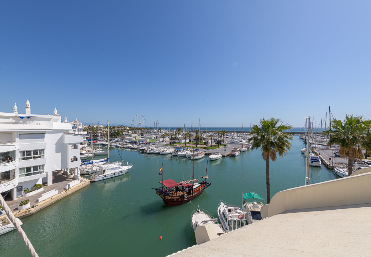 Apartamento en Benalmádena - WintowinRentals Apartamento Premium con Terraza y Vistas Impresionantes en Puerto Marina