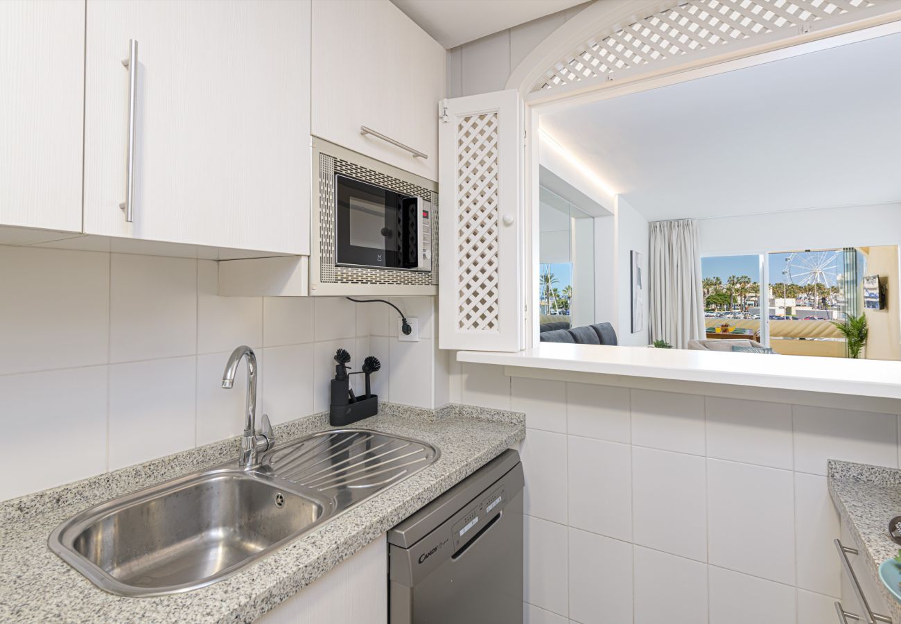 Apartamento en Benalmádena - WintowinRentals Apartamento Premium con Terraza y Vistas Impresionantes en Puerto Marina