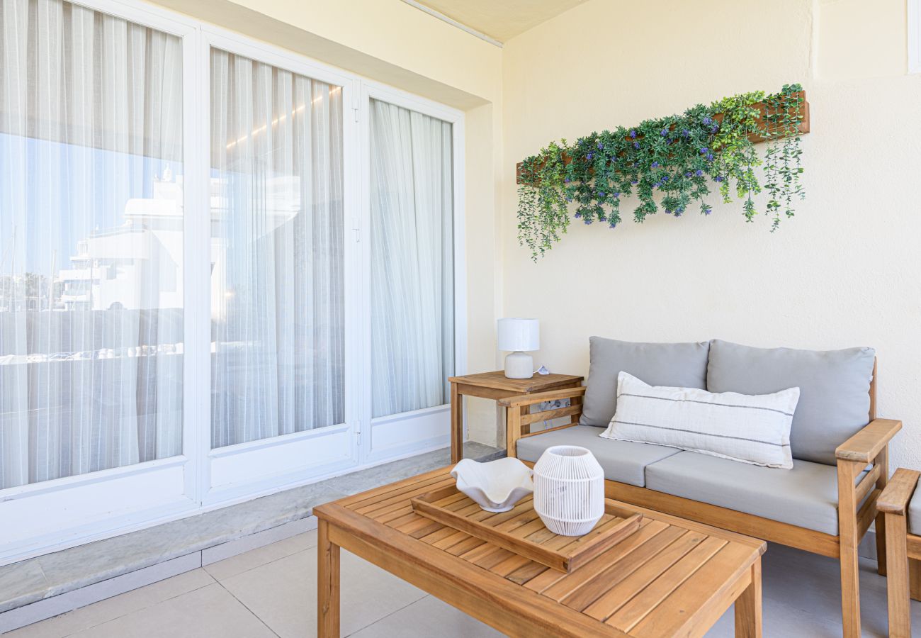 Apartamento en Benalmádena - WintowinRentals Apartamento Premium con Terraza y Vistas Impresionantes en Puerto Marina