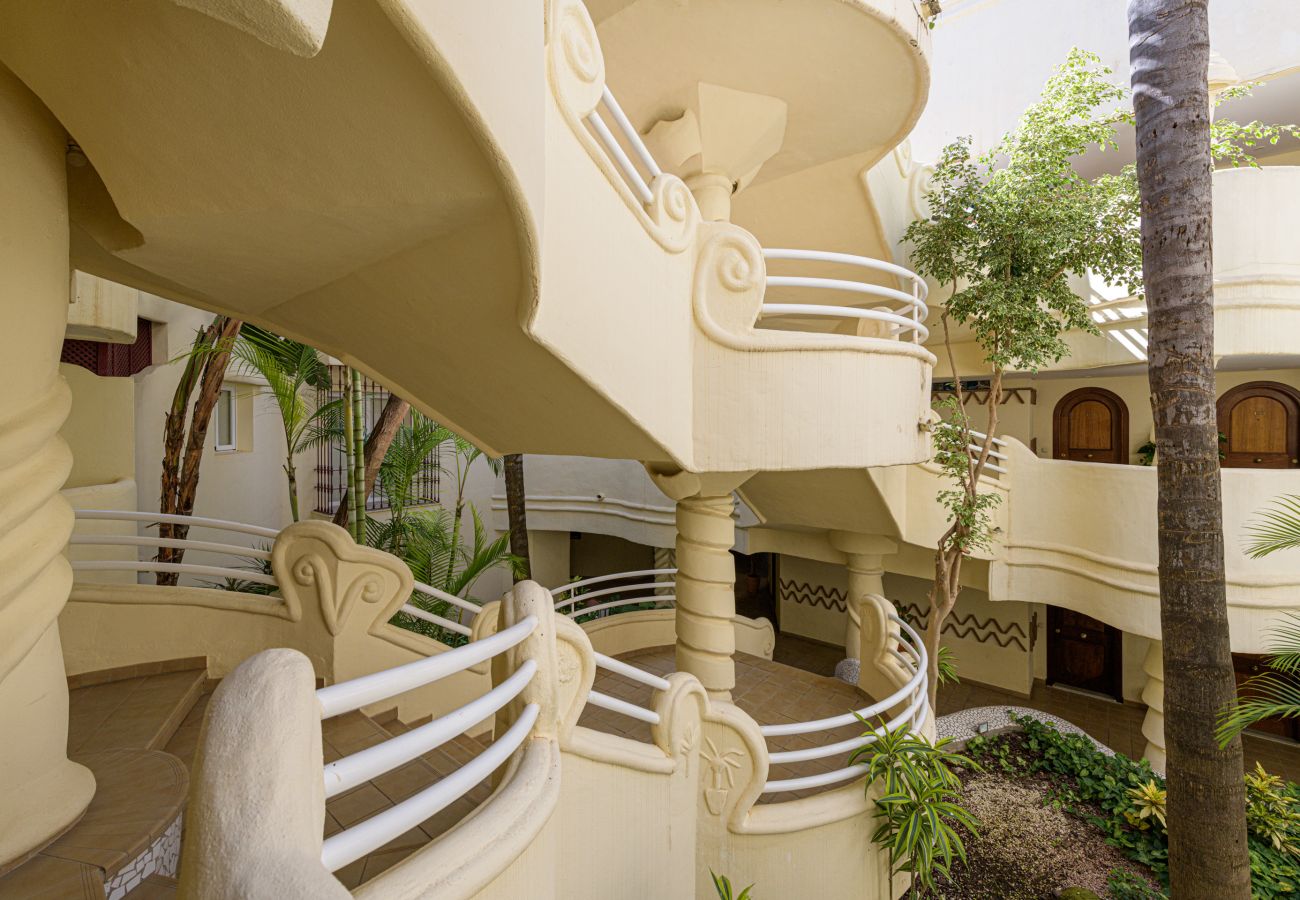 Apartamento en Benalmádena - WintowinRentals Apartamento Premium con Terraza y Vistas Impresionantes en Puerto Marina