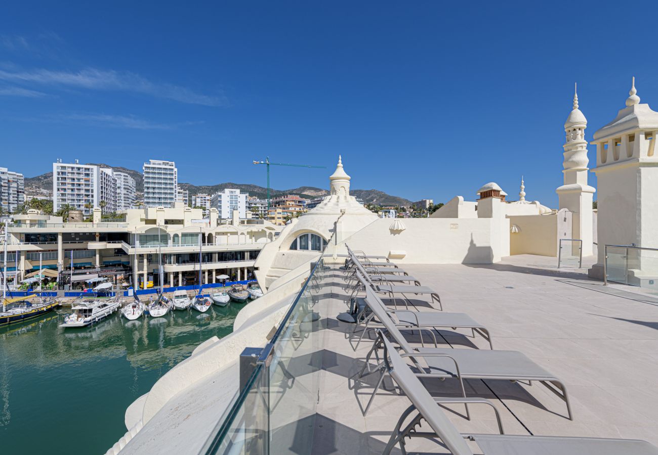 Apartamento en Benalmádena - WintowinRentals Apartamento Premium con Terraza y Vistas Impresionantes en Puerto Marina