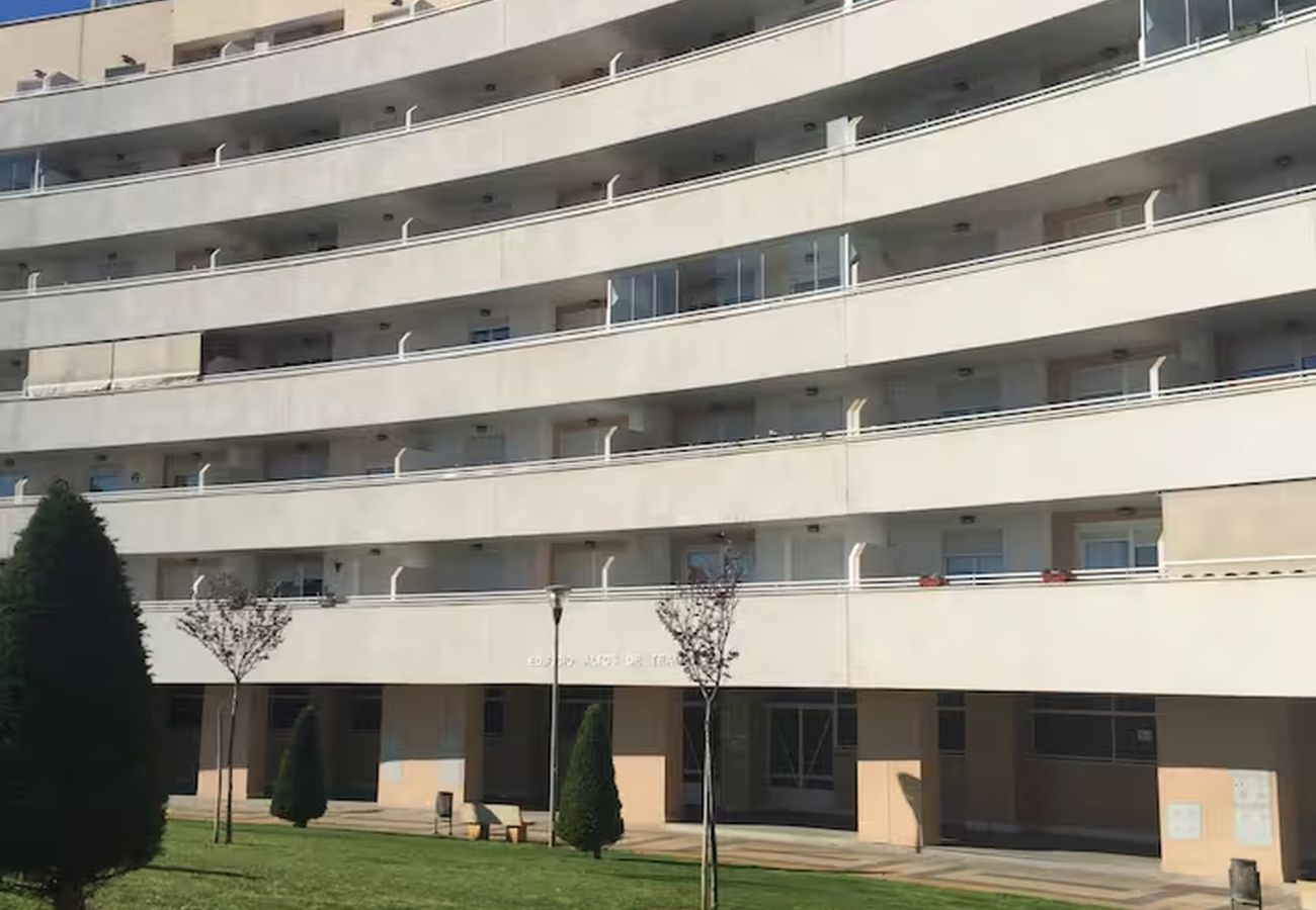 Apartamento en Málaga - WintowinRentals SkyView Teatinos: terraza, luz y vistas en Málaga