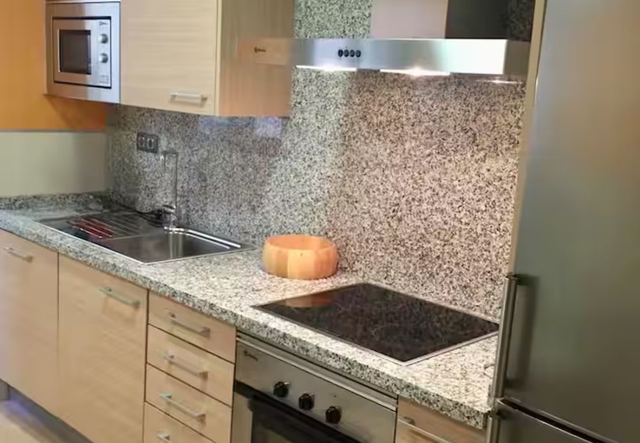 Apartamento en Málaga - WintowinRentals SkyView Teatinos: terraza, luz y vistas en Málaga