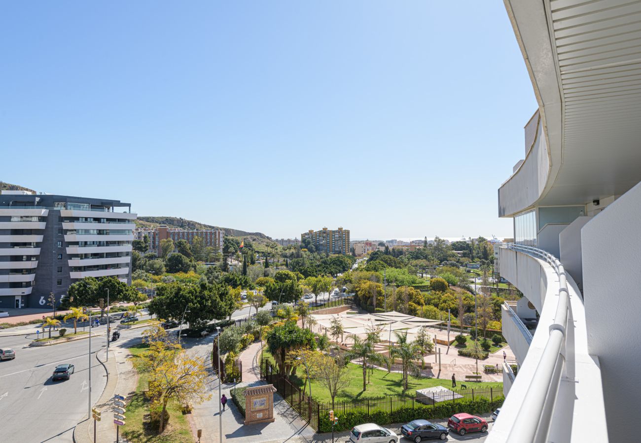 Apartamento en Málaga - WintowinRentals SkyView Teatinos: terraza, luz y vistas en Málaga