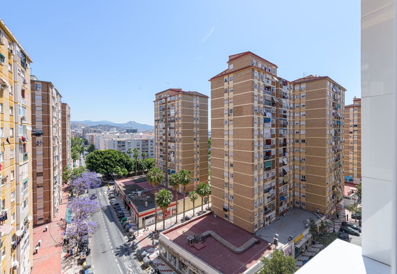 Apartamento en Málaga - WintowinRentals Amplio apartamento en Huelin con vistas privilegiadas, parking incluido y cerca de la playa